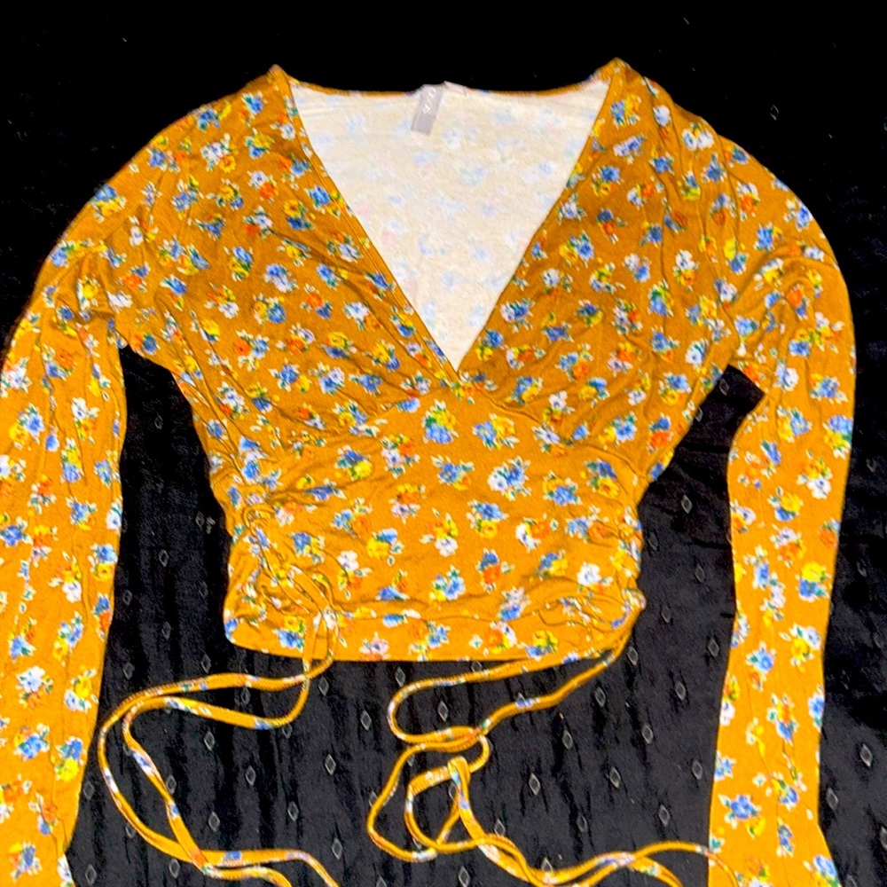 SO Orange Floral Cropped Side Scrunch Long Sleeved